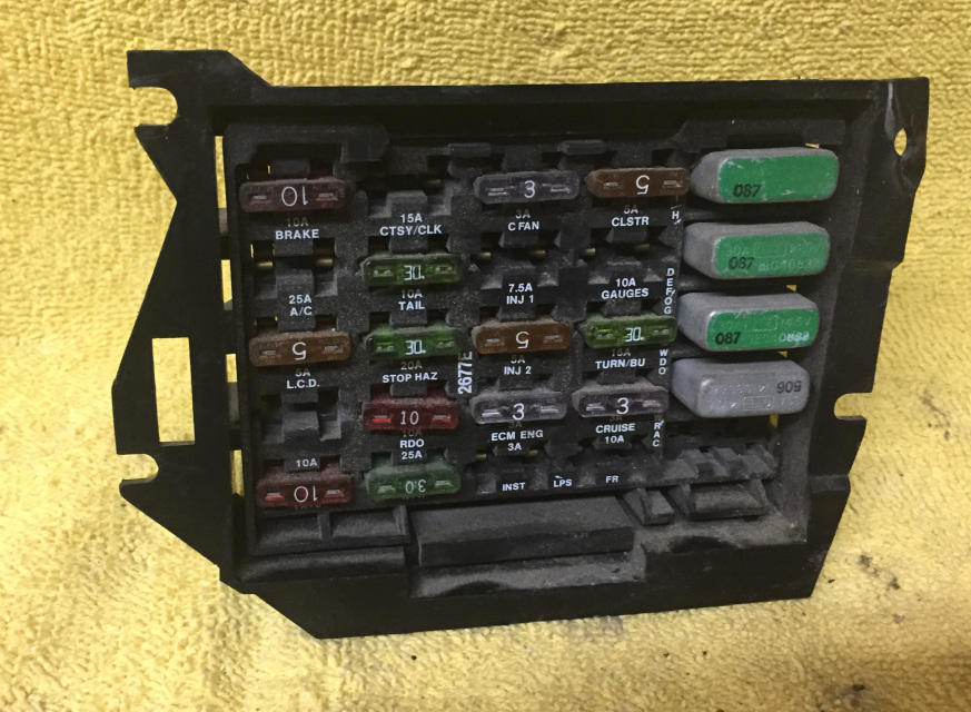 http://c3stingray.com/c4-corvette-parts.html 1984 corvette fuse box 